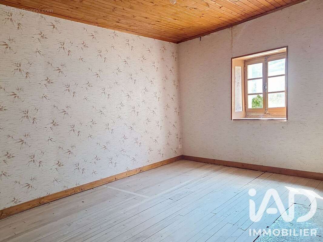 Maison 230 m² à Septmoncel  - photo 8