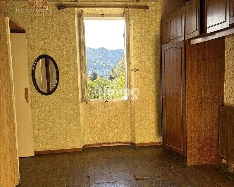 Maison de 101m2 à rénover sur sa parcelle de 500m2 - St Menet 13 - photo 21