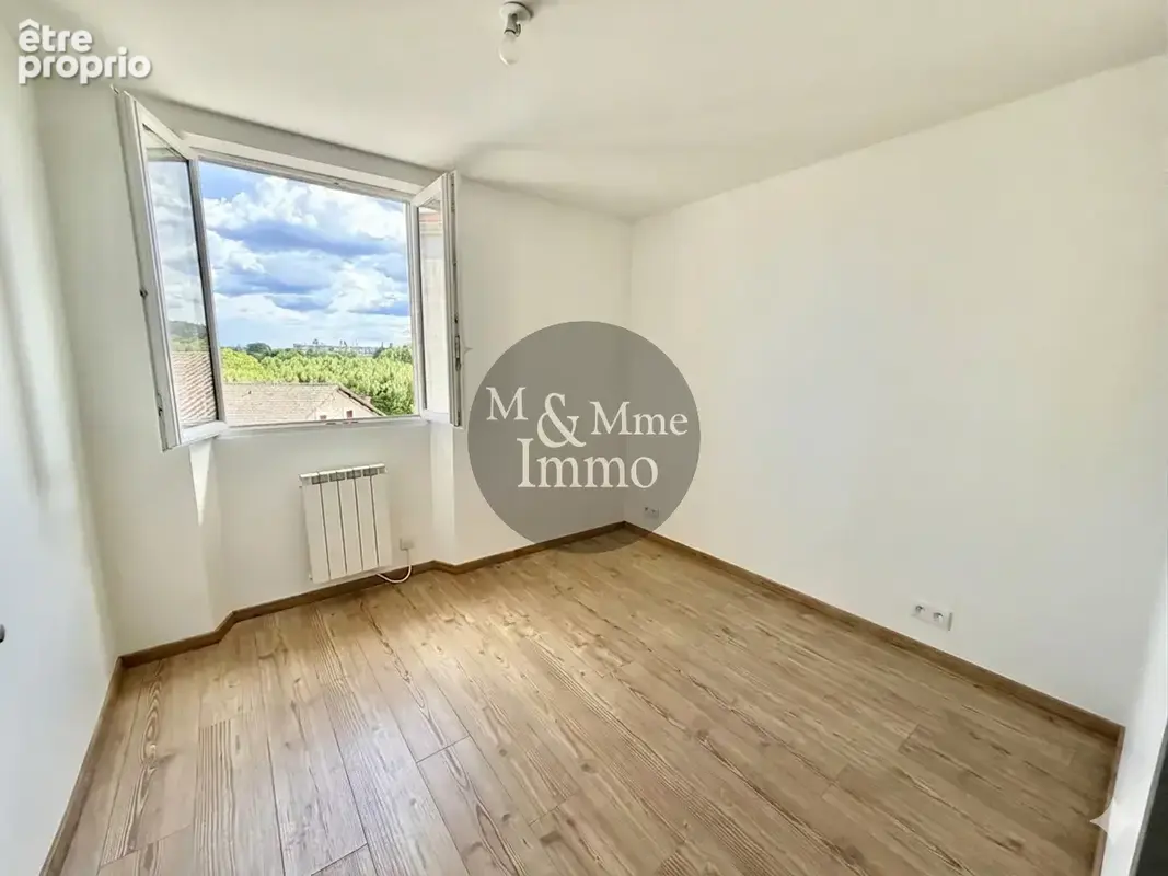 Appartement rénové avec toit-terrasse - photo 11