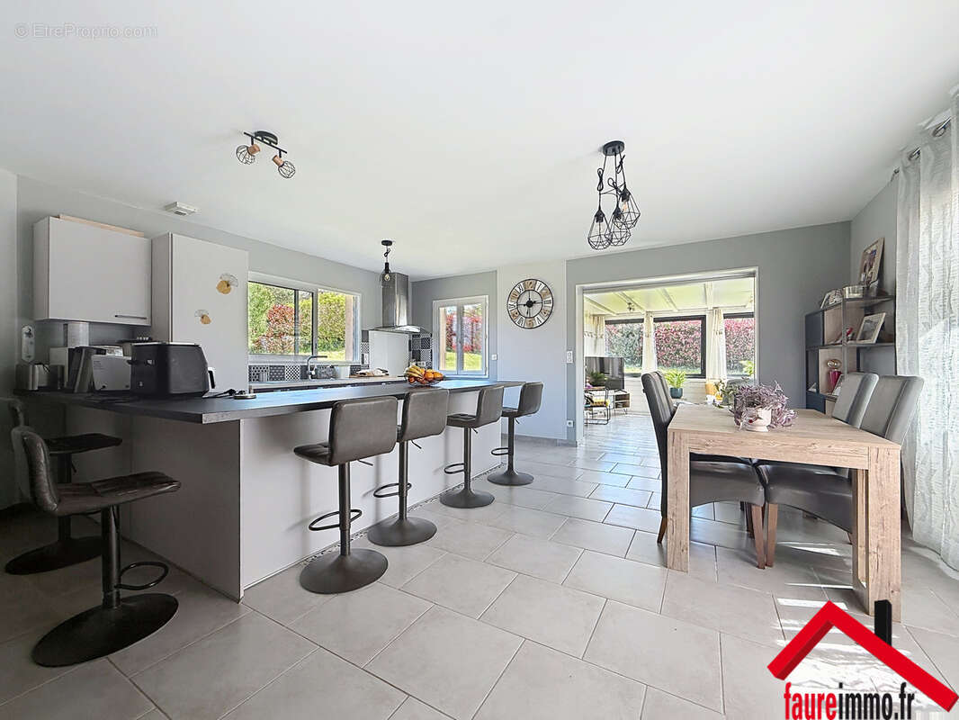 Maison à ORGNAC-SUR-VEZERE