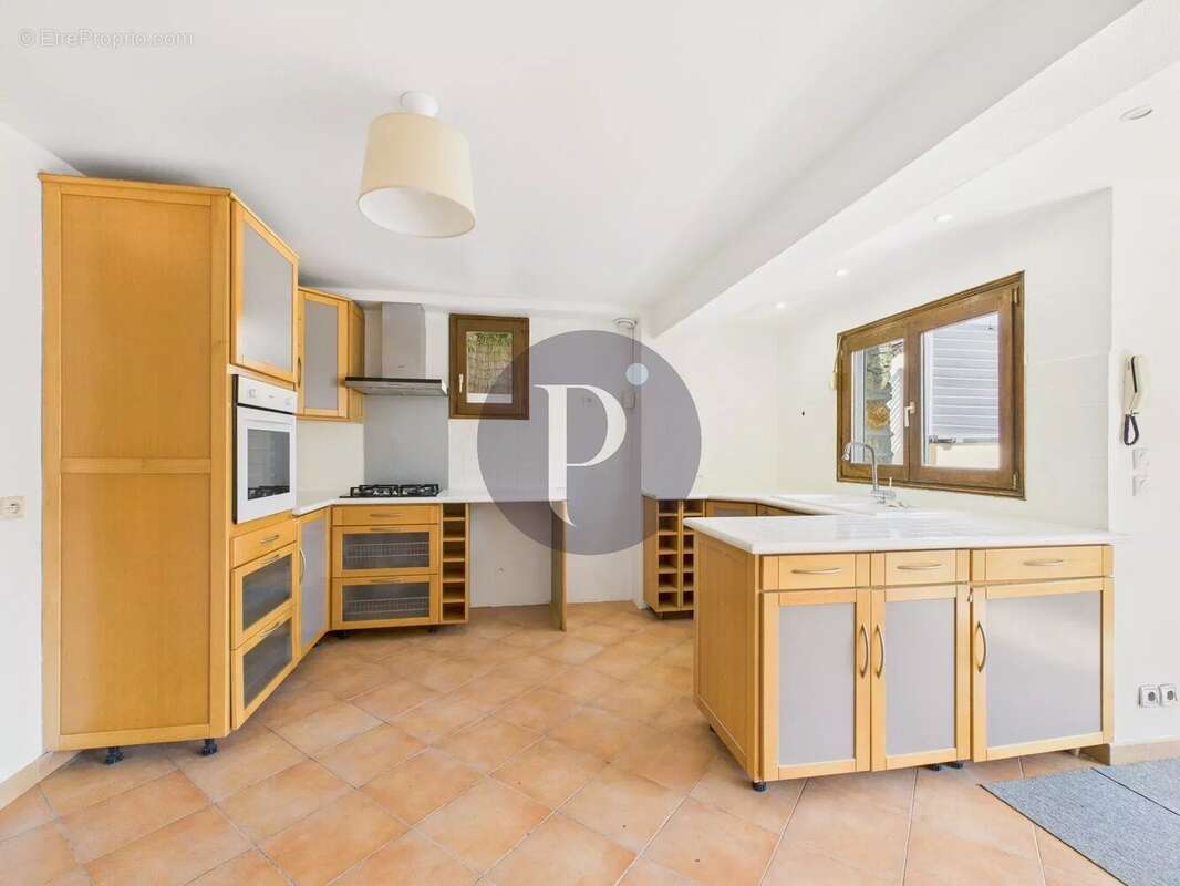 Maison à LE PLESSIS-ROBINSON