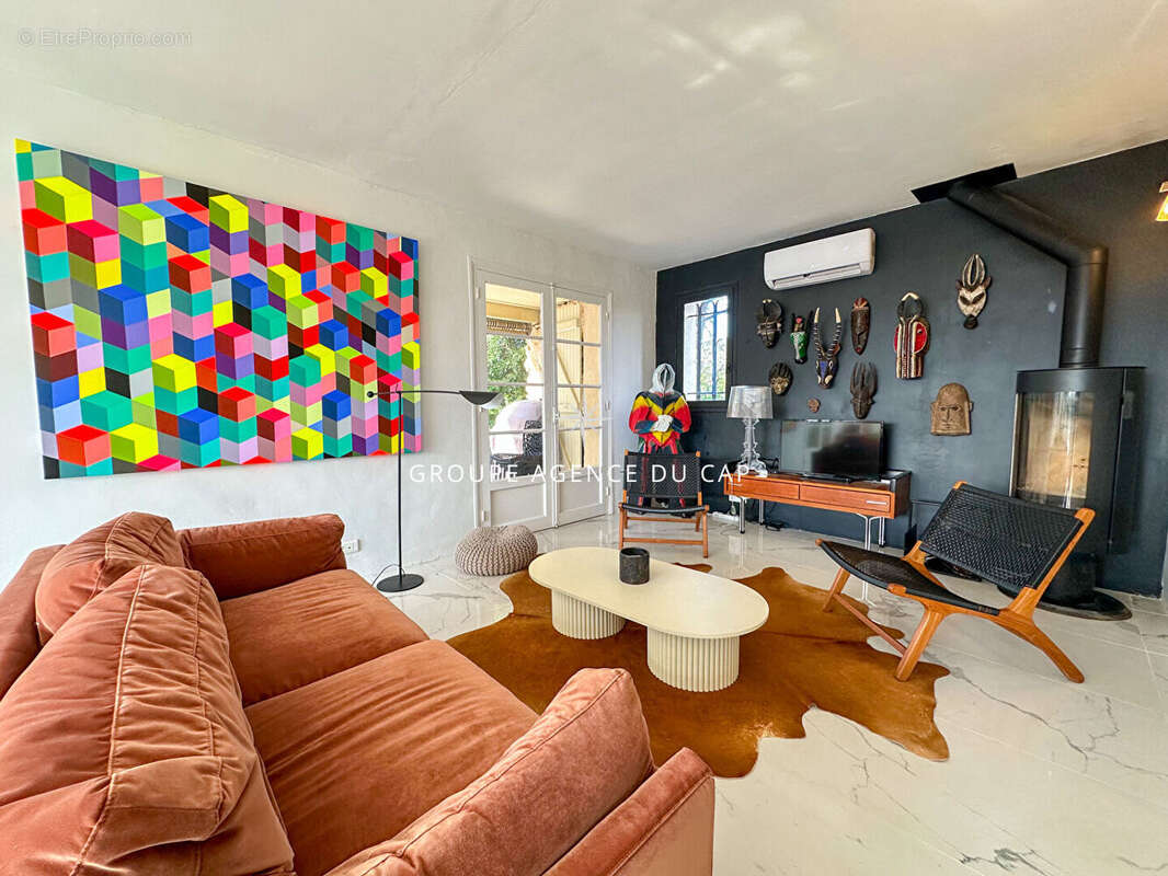 À vendre villa de 140m², 7pièces comprenant 5 chambres avec piscine, située aux issambres - photo 5