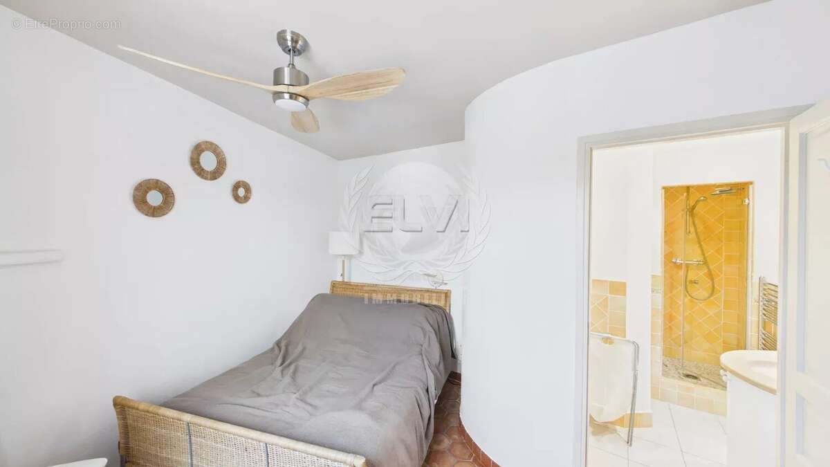 Appartement à GRIMAUD