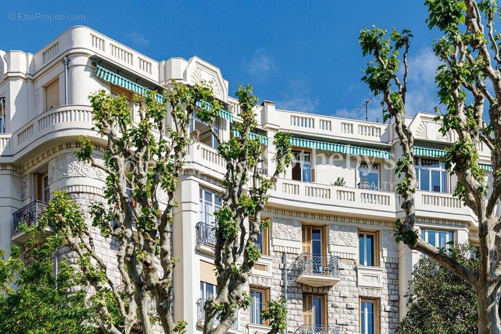Appartement bourgeois dernier étage avec 5 chambres Nice Carabacel - photo 2