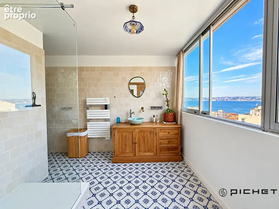 Appartement traversant avec balcon - Vallon des Auffes - photo 8