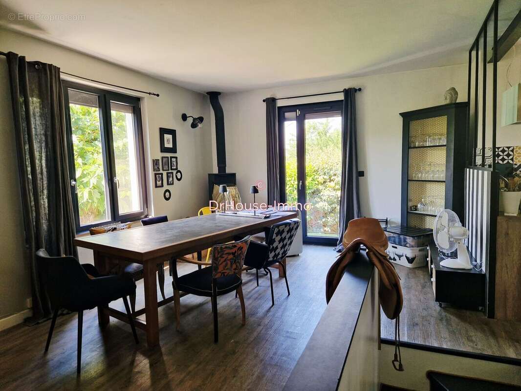 Maison 146 m² à Romans-Sur-Isere  - photo 5
