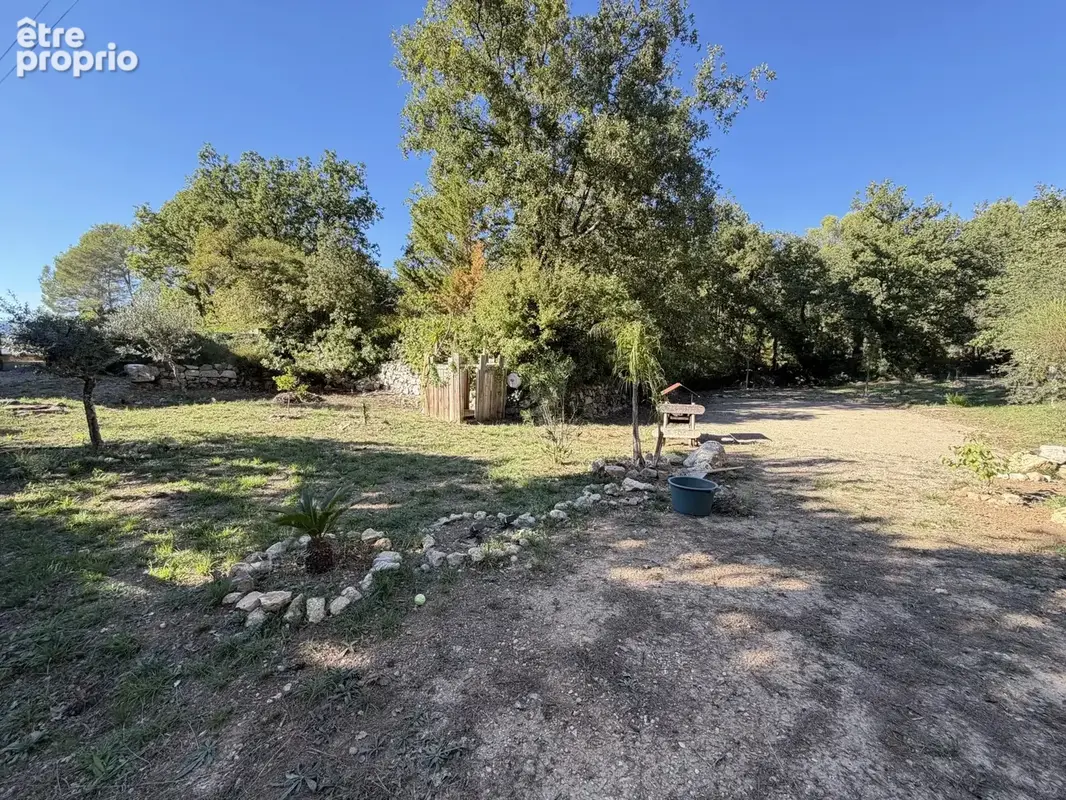Callas – charme provençal, calme absolu et bel espace piscine - photo 8