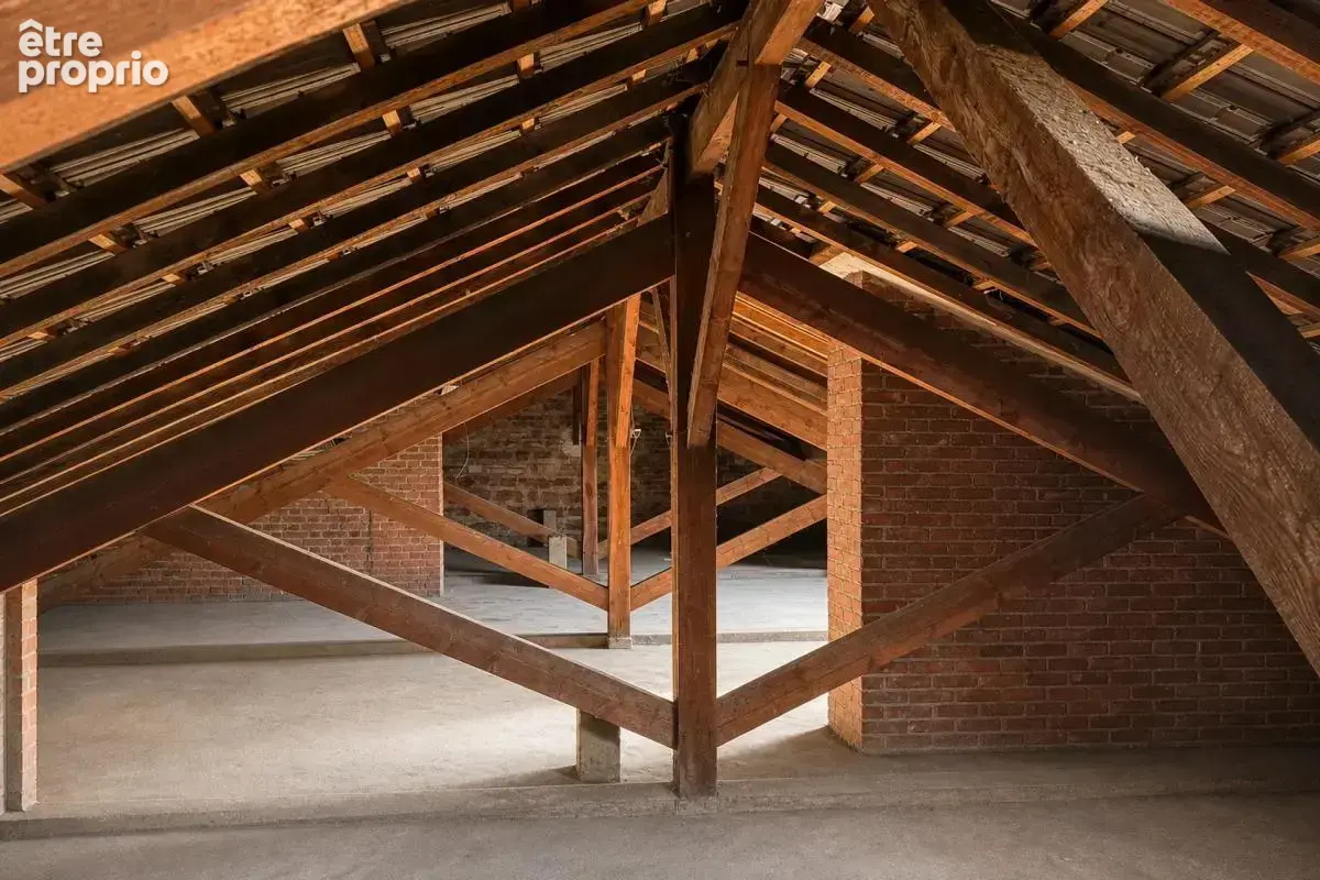 EXCLUSIVITÉ – Appartement de charme avec potentiel de duplex - photo 7