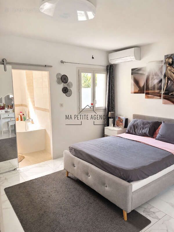 Appartement à LE ROVE