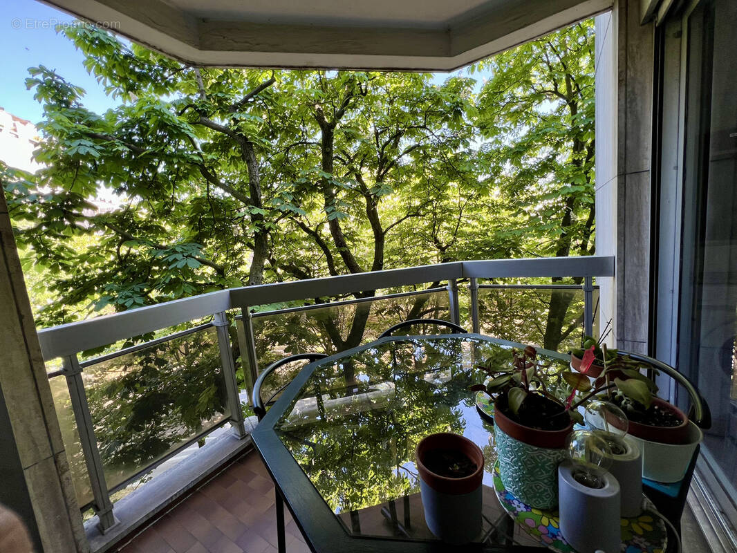 Appartement à PARIS-14E
