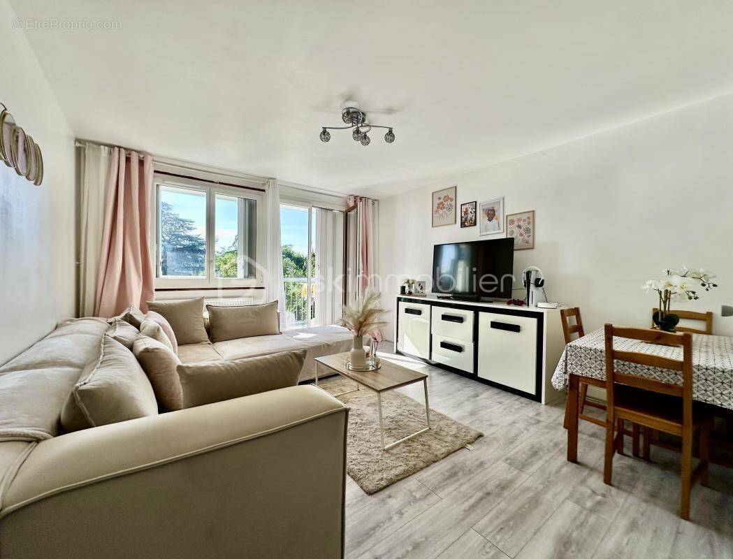 Appartement à CORBEIL-ESSONNES