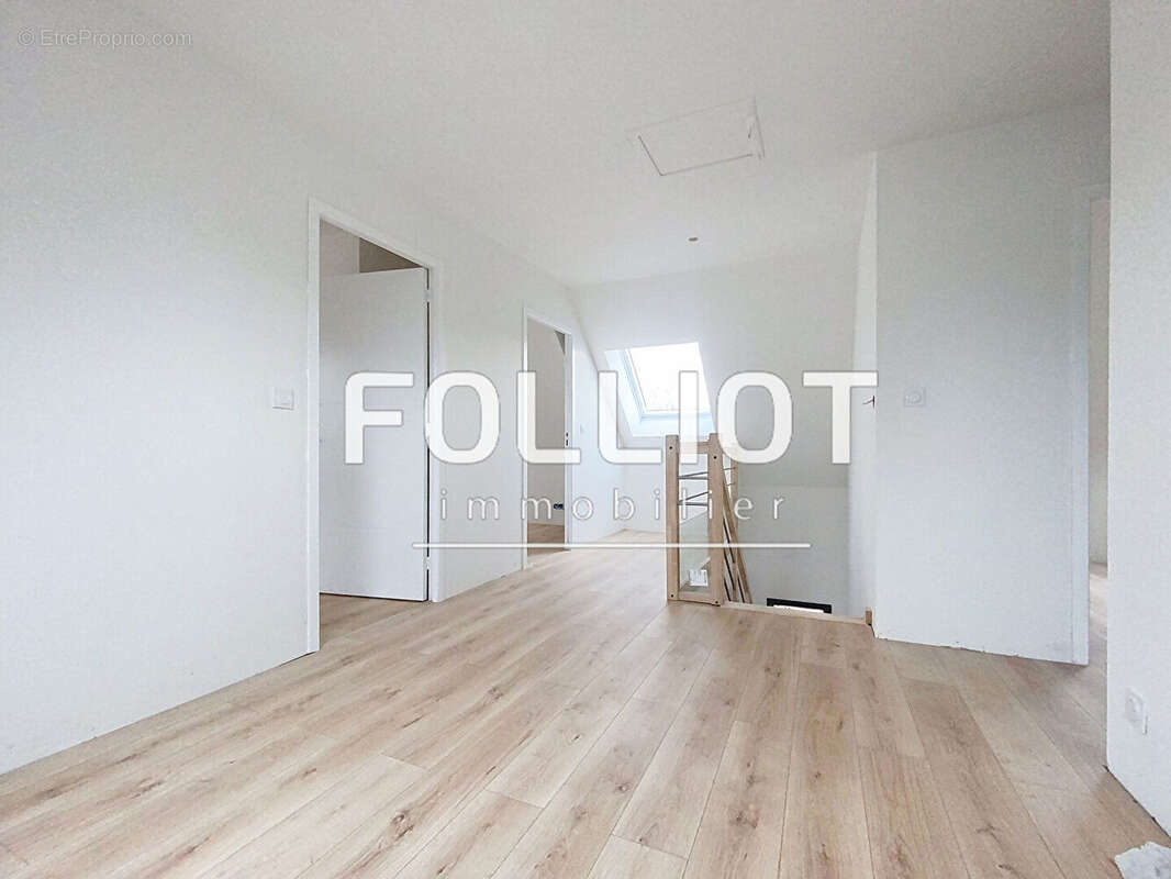 Maison à LA LUCERNE-D&#039;OUTREMER