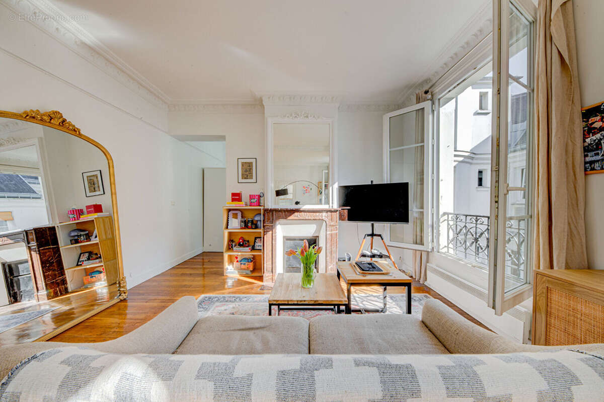 Appartement à PARIS-9E