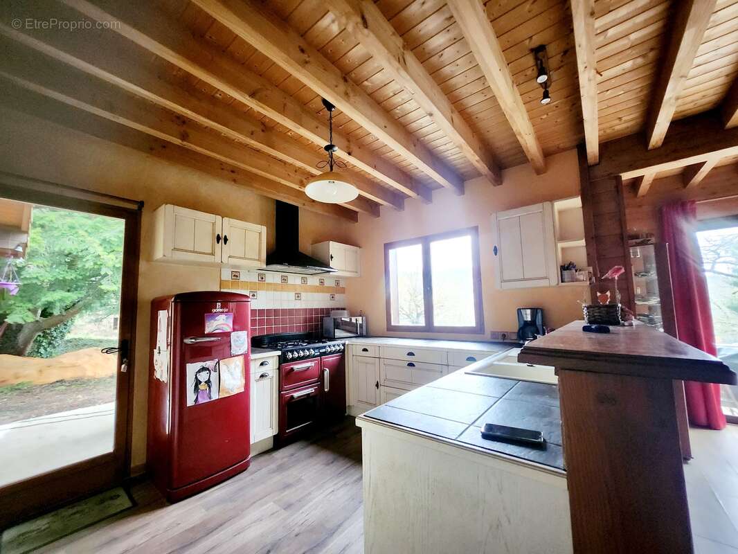 Maison à COMPREIGNAC