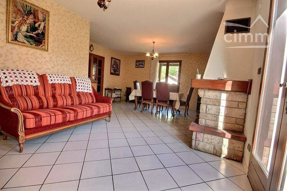 Maison à LE CHAMP-PRES-FROGES