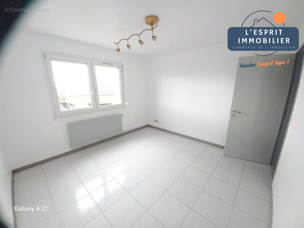 Appartement à CREHANGE