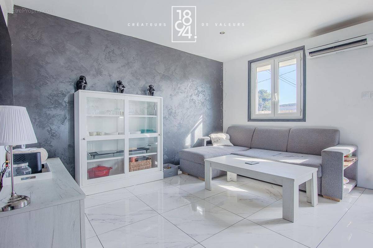 Appartement à CHATEAUNEUF-LES-MARTIGUES