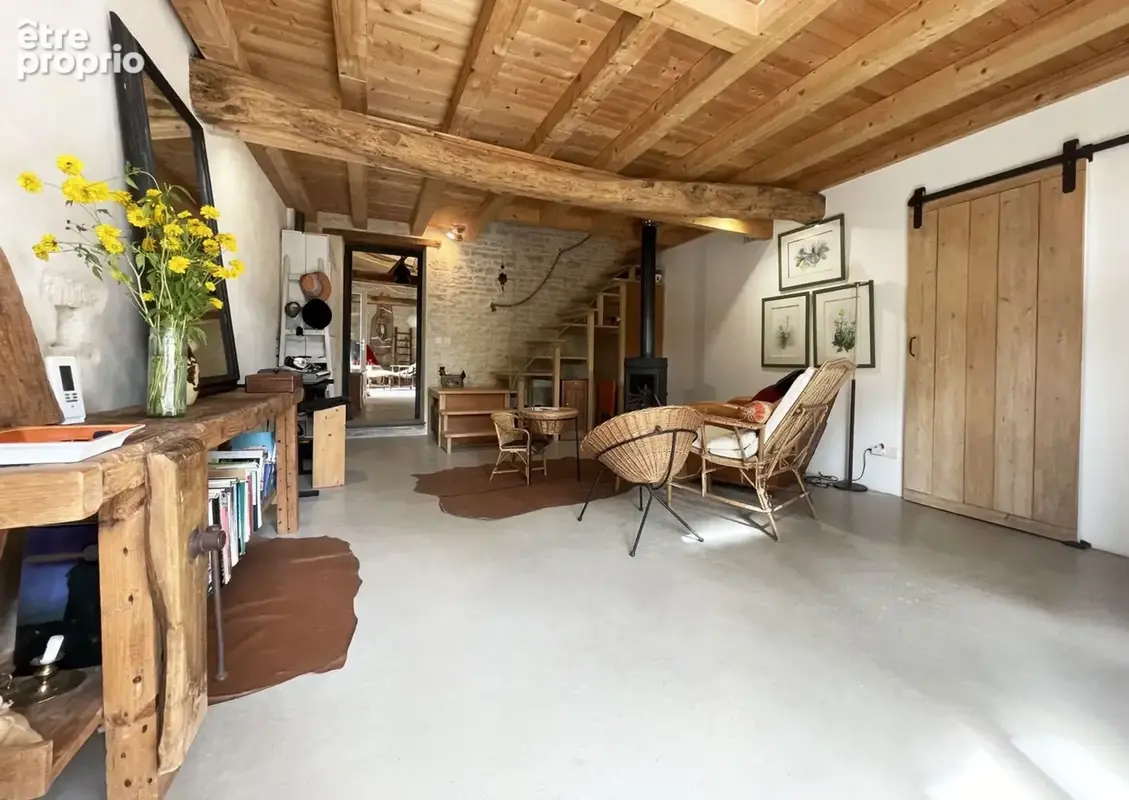 Maison à vendre 7 pièces avec dépendance sur terrain de 1140 m² AUMAGNE (17) - photo 6