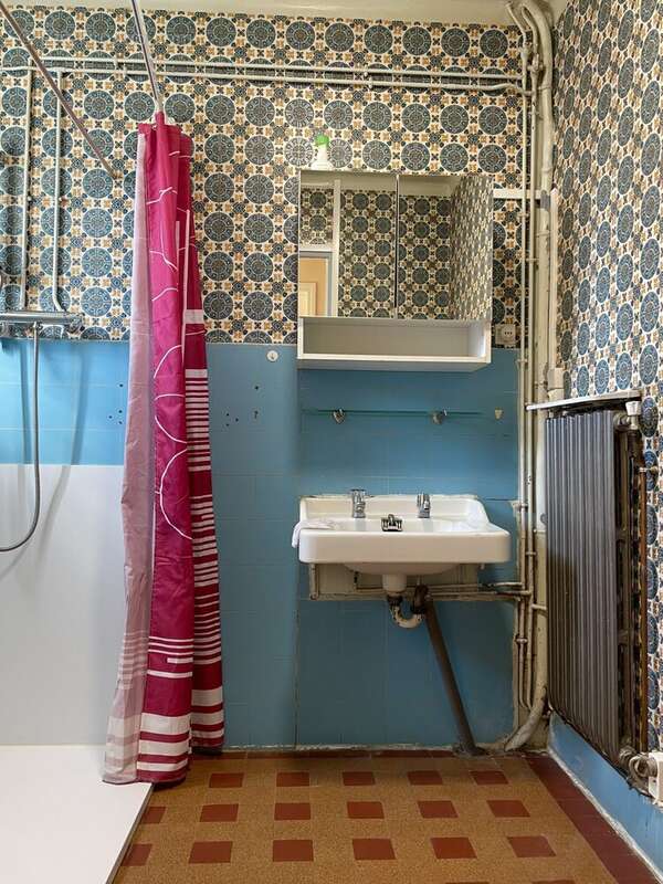 Salle d&#039;eau - Maison à SAINT-COSME-EN-VAIRAIS