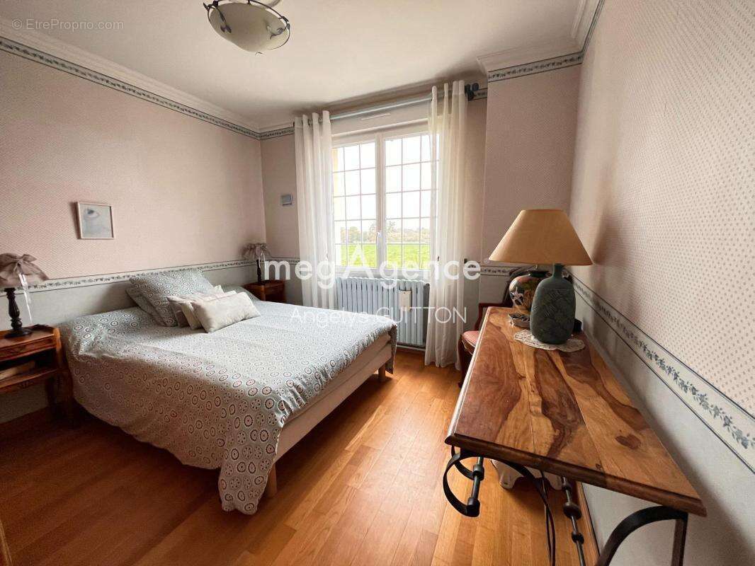 Maison à FRESNAY-SUR-SARTHE