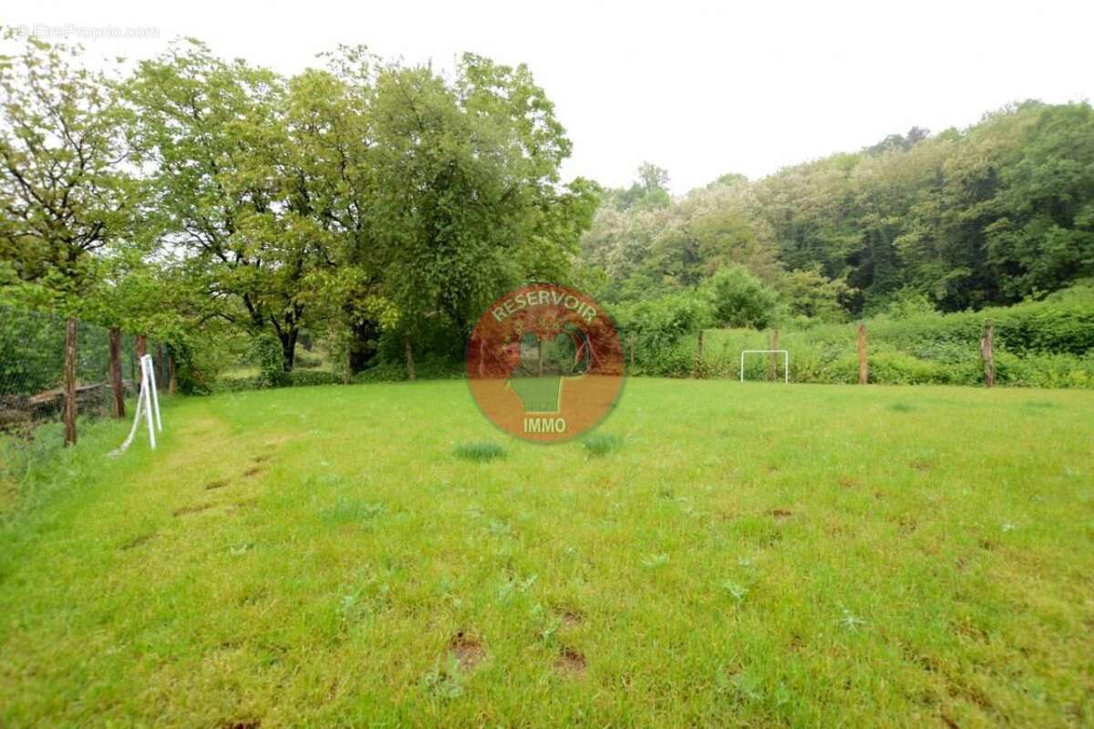 Maison à AISY-SUR-ARMANCON