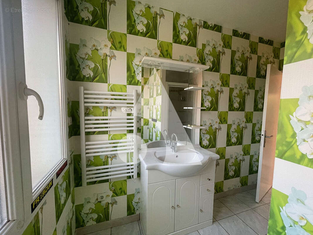 Appartement à REYRIEUX