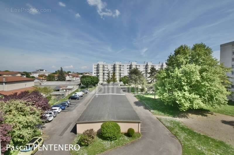 Appartement à VAULX-EN-VELIN