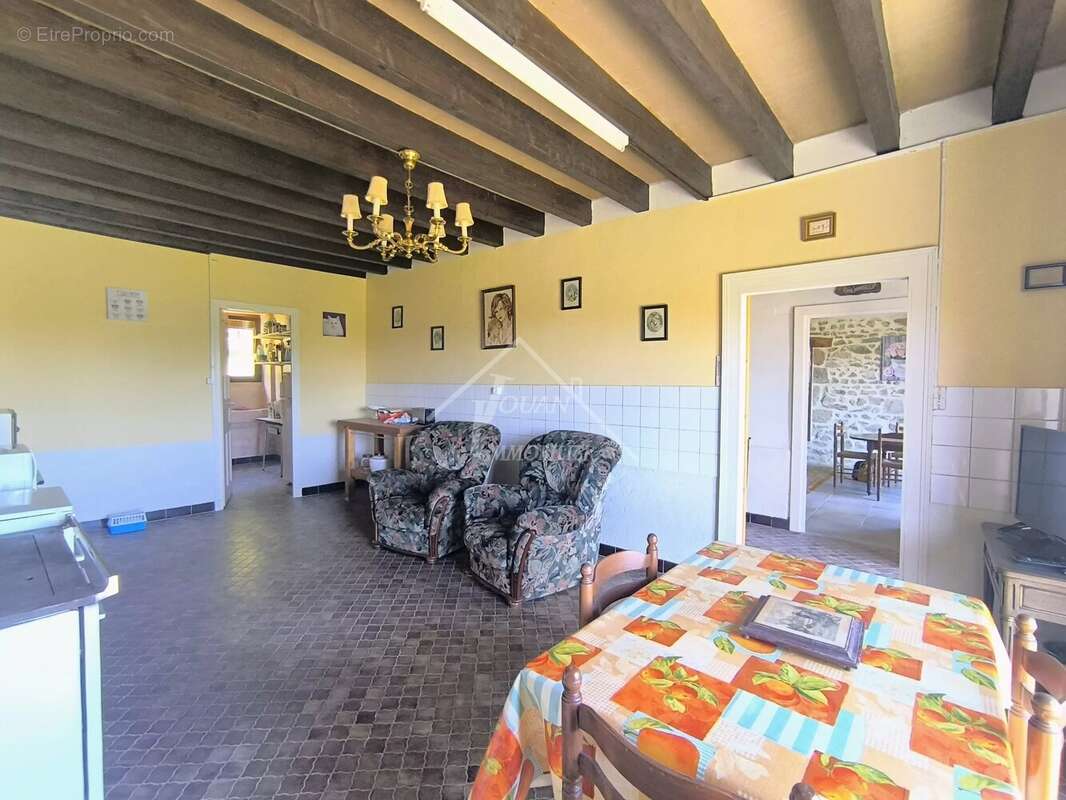 Maison à GOUTTIERES