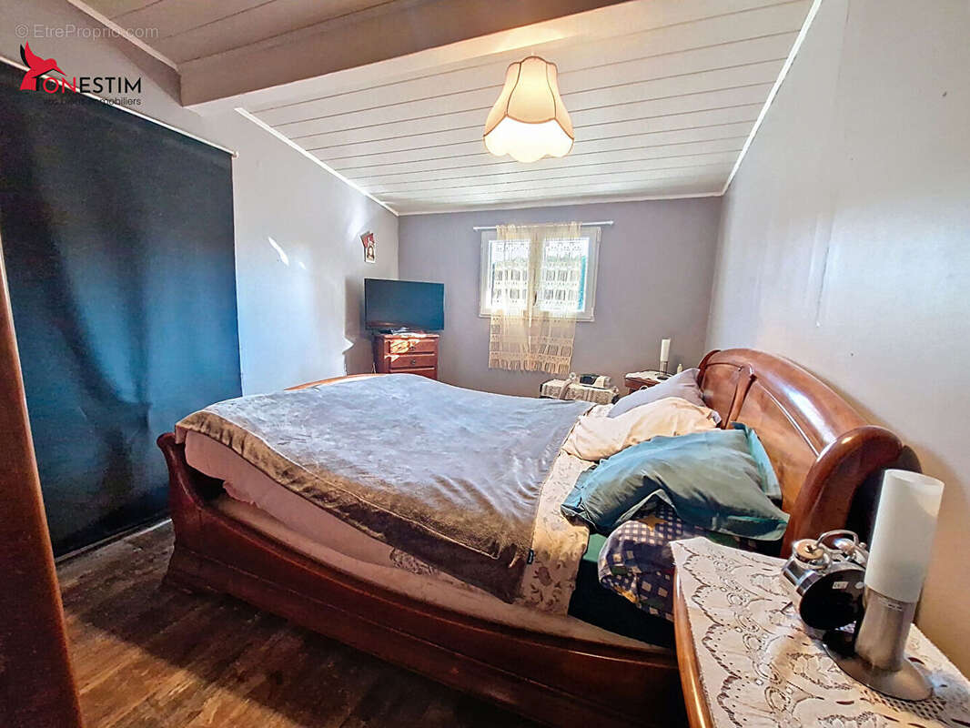 Maison à SURY-LE-COMTAL