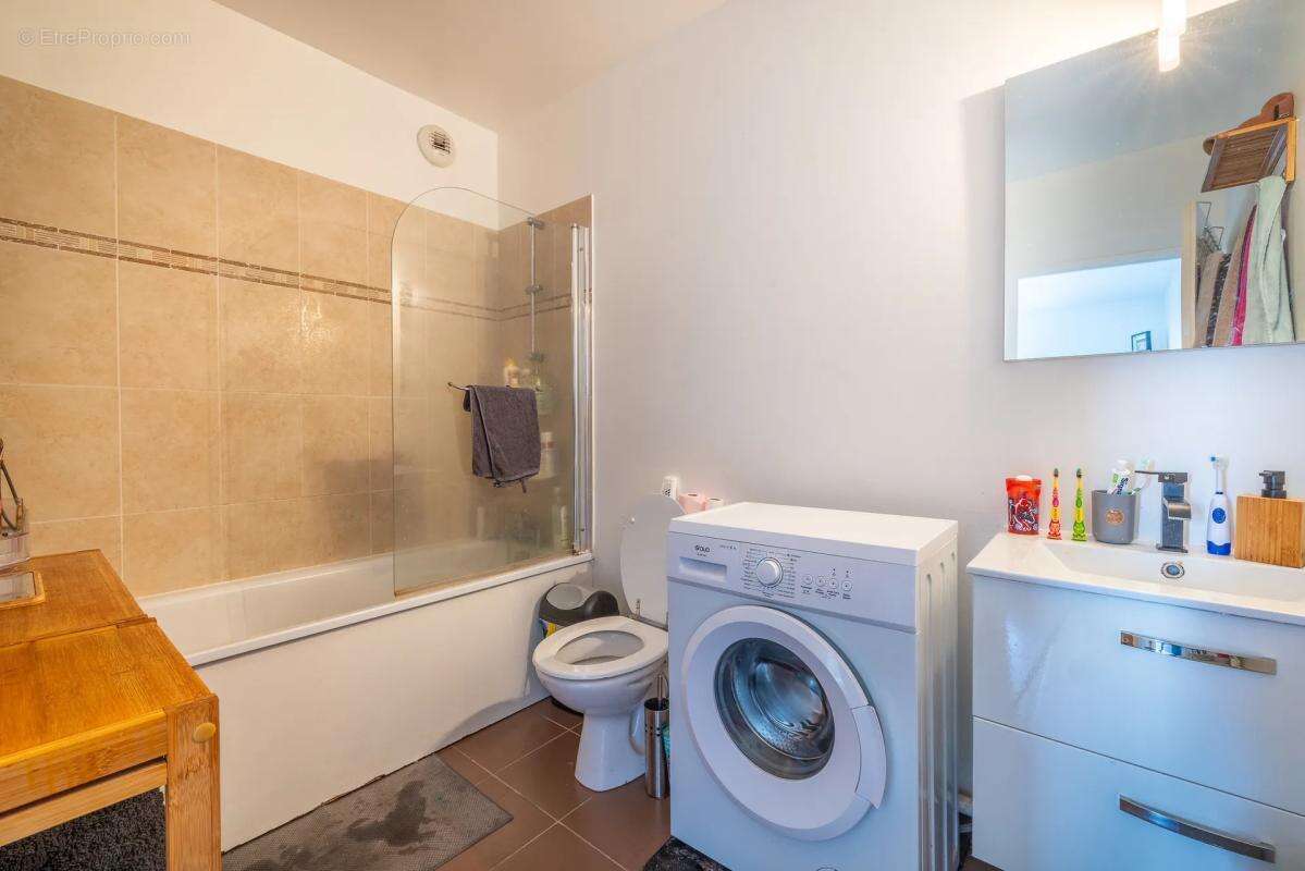 Appartement à FLEURY-MEROGIS