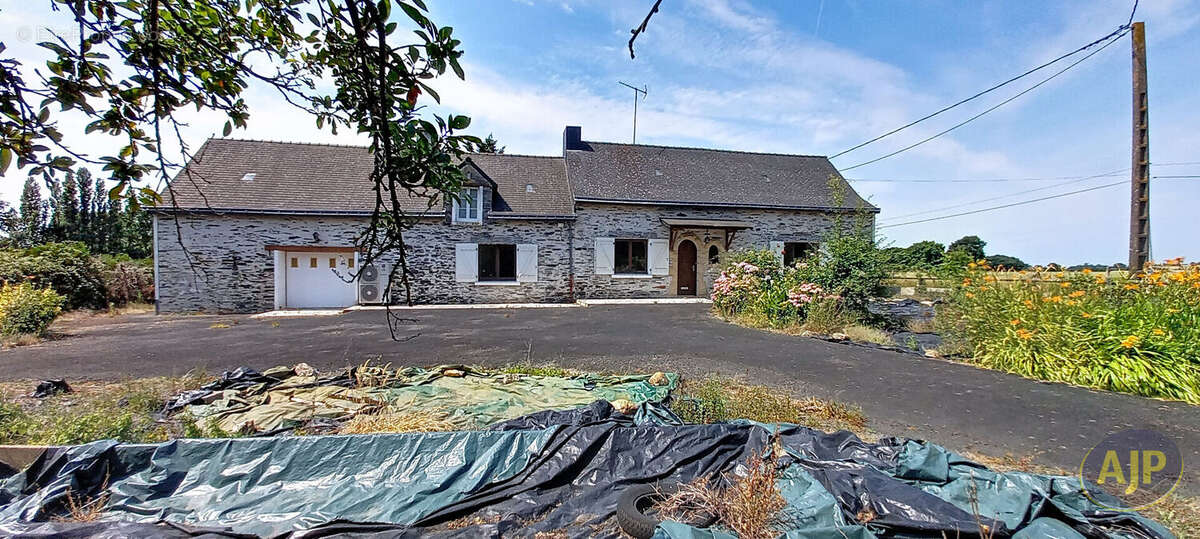 Maison à LA CHAPELLE-GLAIN