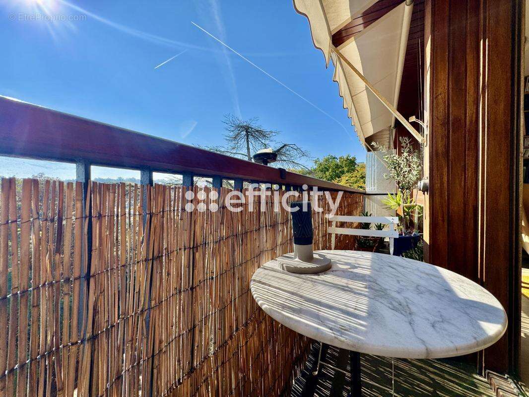 Appartement à LA CELLE-SAINT-CLOUD