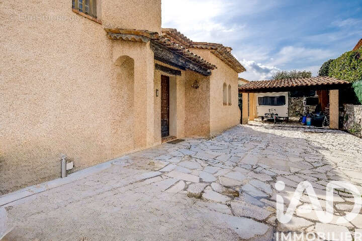 Photo 3 - Maison à LA ROQUETTE-SUR-SIAGNE