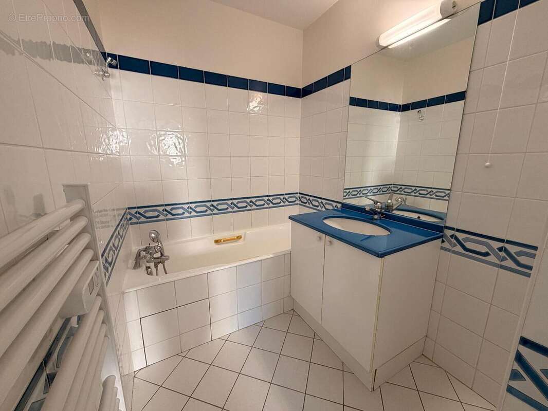   - Appartement à LYON-3E