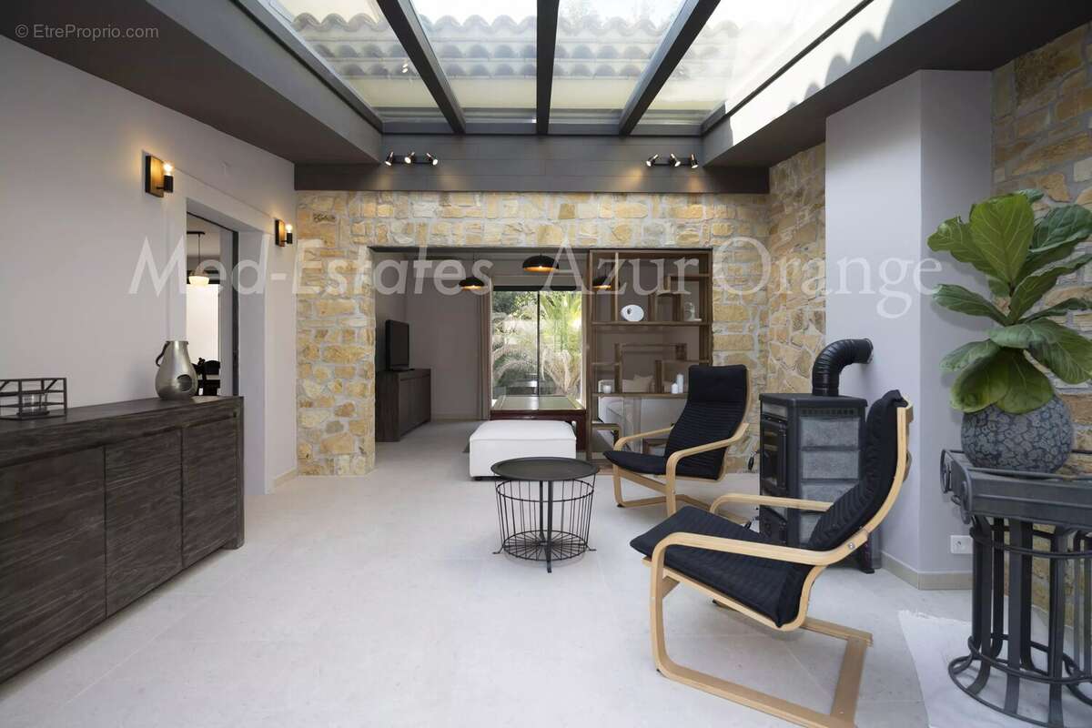 Grimaud - Villa d'exception avec piscine au pied du village de grimaud - photo 2