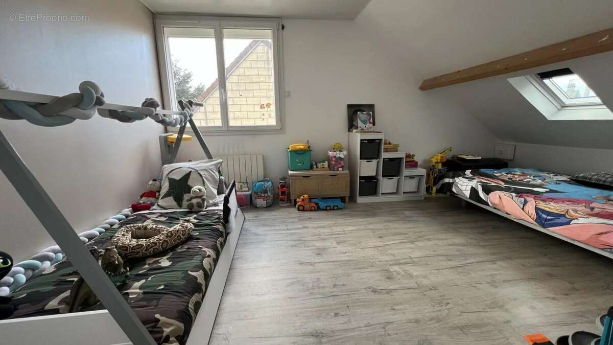 Maison à LES CLAYES-SOUS-BOIS