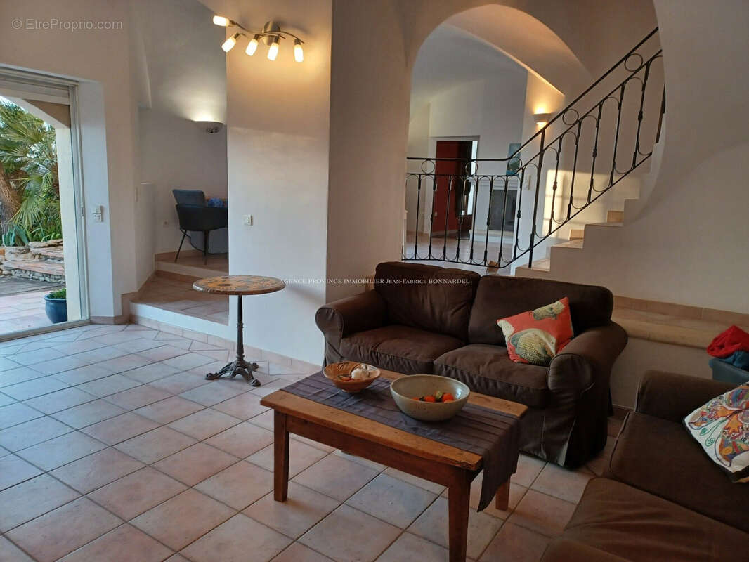 Maison 136 m² à Saint-Paul-Trois-Chateaux  - photo 4