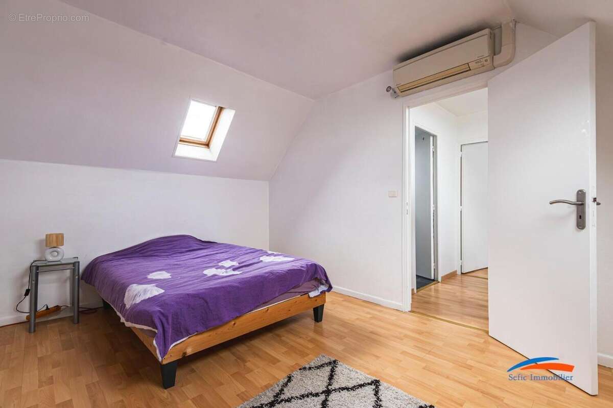   - Maison à CHAMPFLEURY