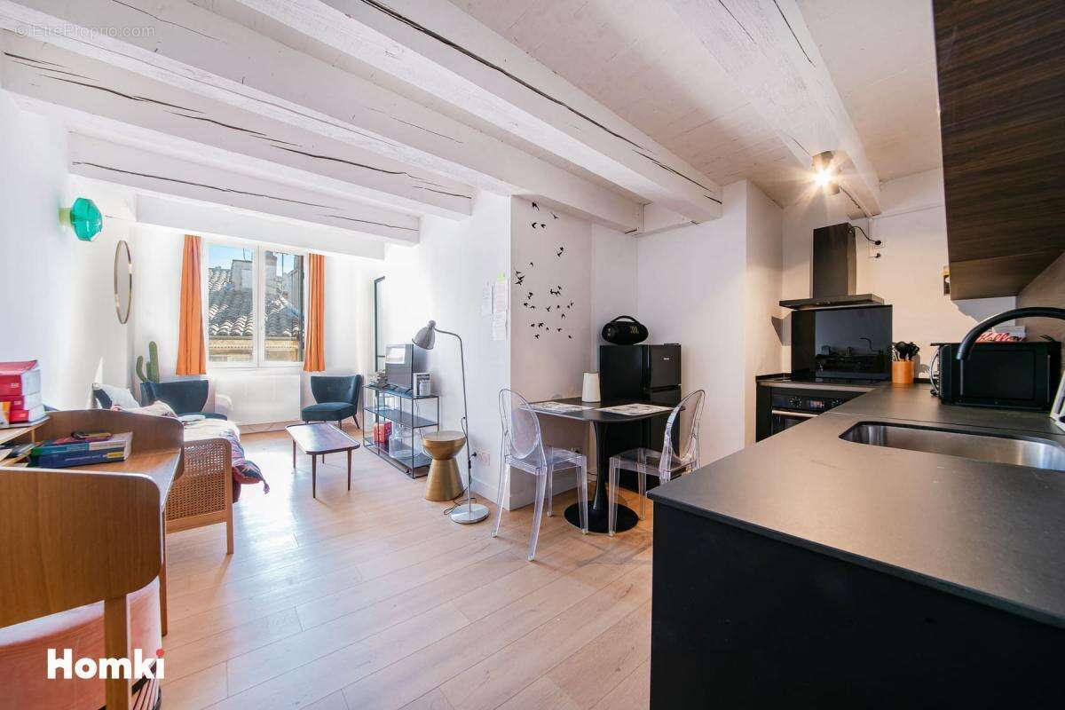 Appartement T2 de 36 m2 à Aix-en-Provence 13100, Rue Bédarrides - photo 2