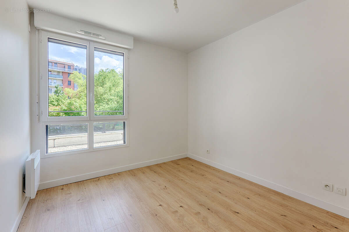 Duplex 5 pieces 118m2 avec 4 chambres et 75m2 de jardin, 2 parkings en sous-sol - photo 7