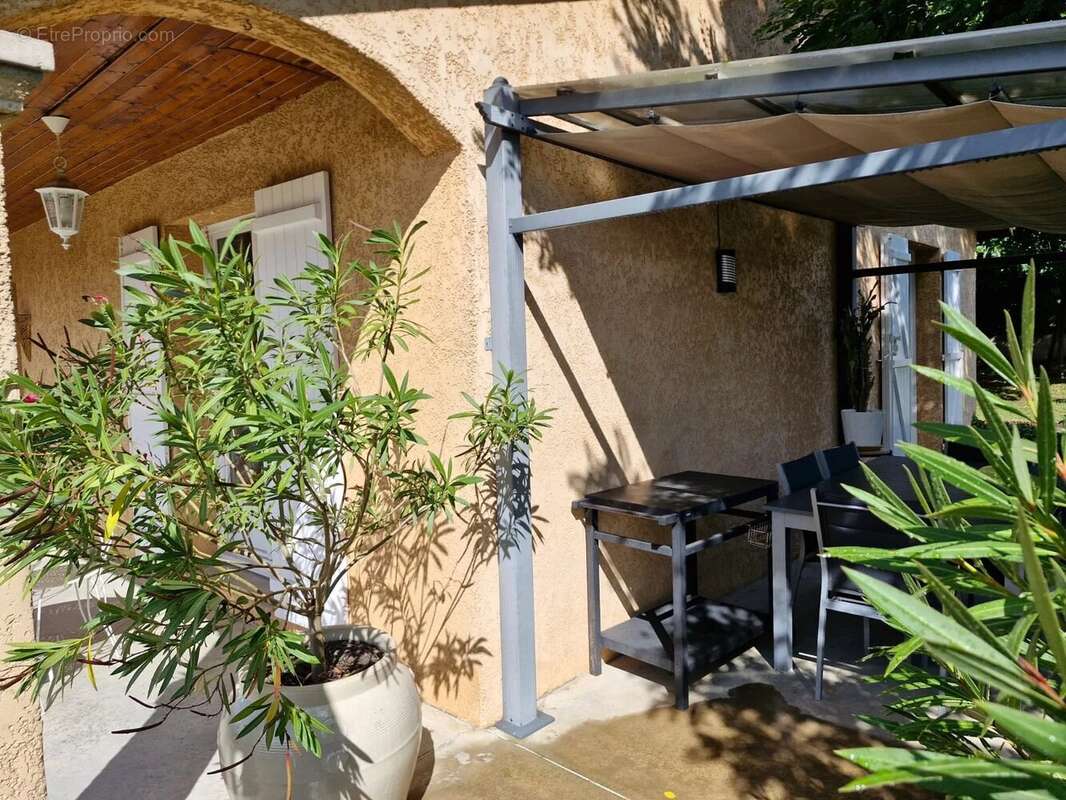 Maison à MONTMERLE-SUR-SAONE