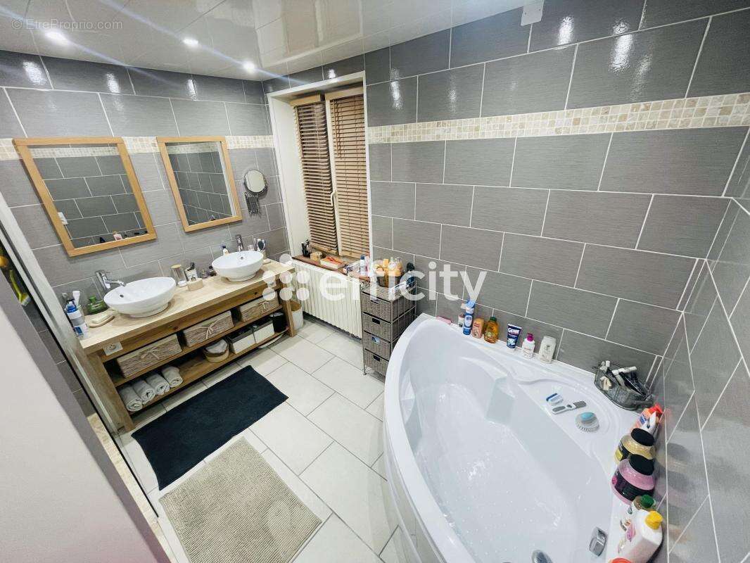 Maison 157 m² à Saint-Germain-De-La-Coudre  - photo 7