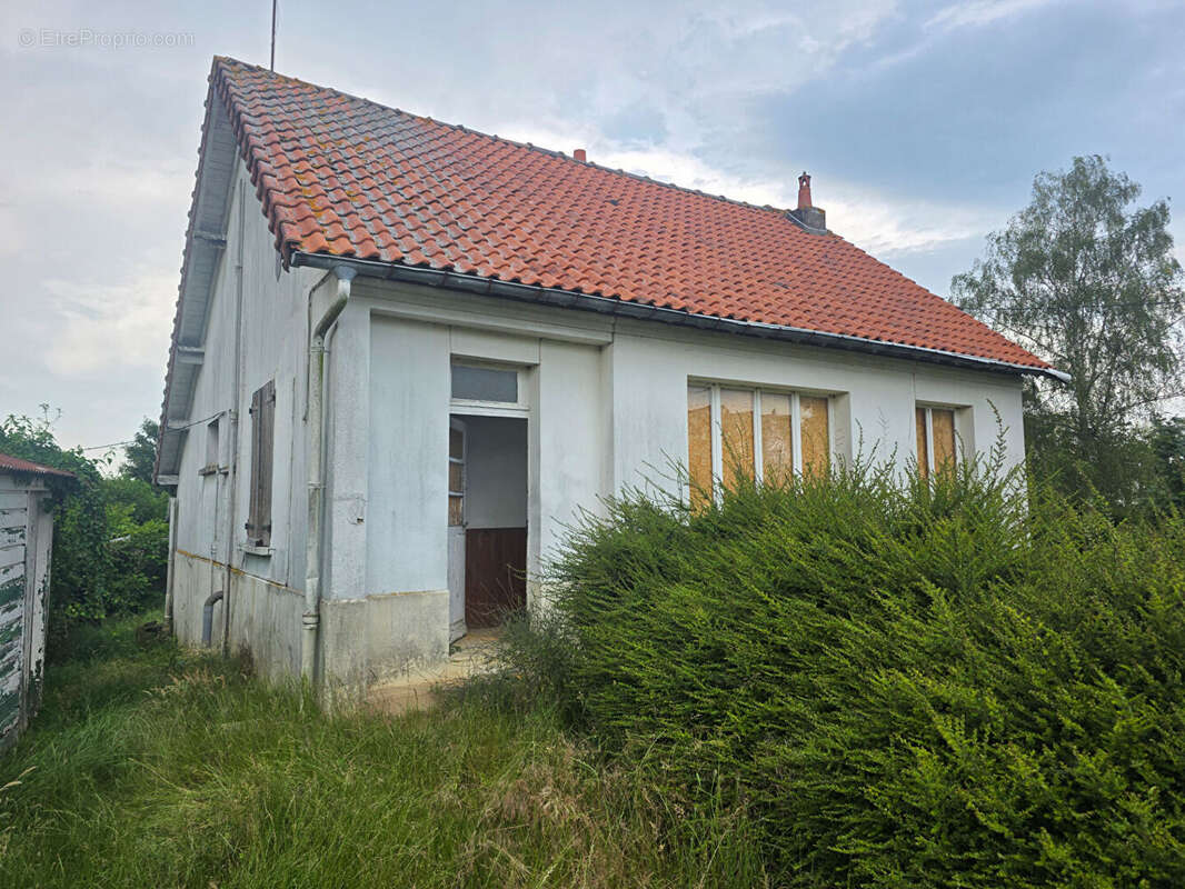 Maison 60 m² à Crevecoeur-Le-Grand  - photo 2