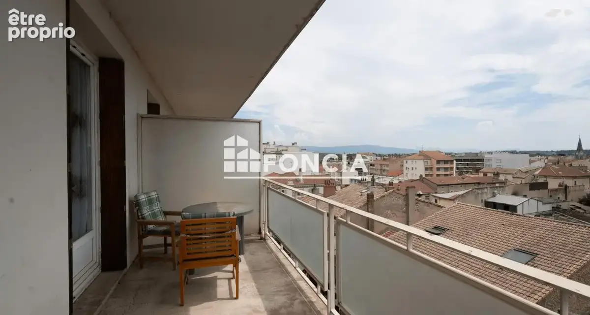 Valence centre-ville – t2 54 m² – balcon, ascenseur et cave - photo 2