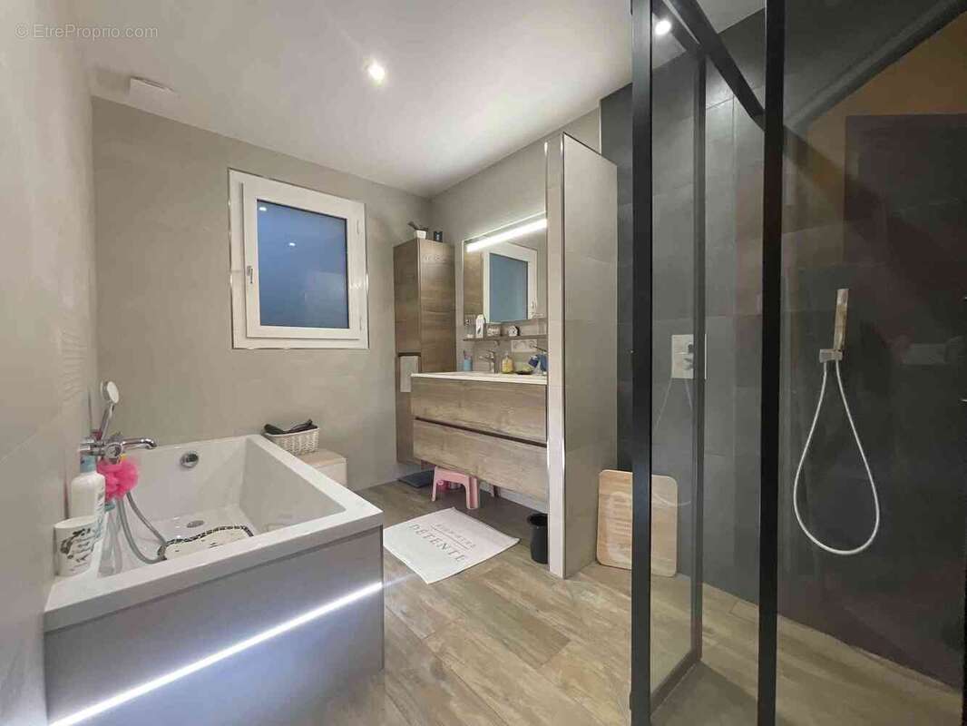 Maison à BEAUREPAIRE