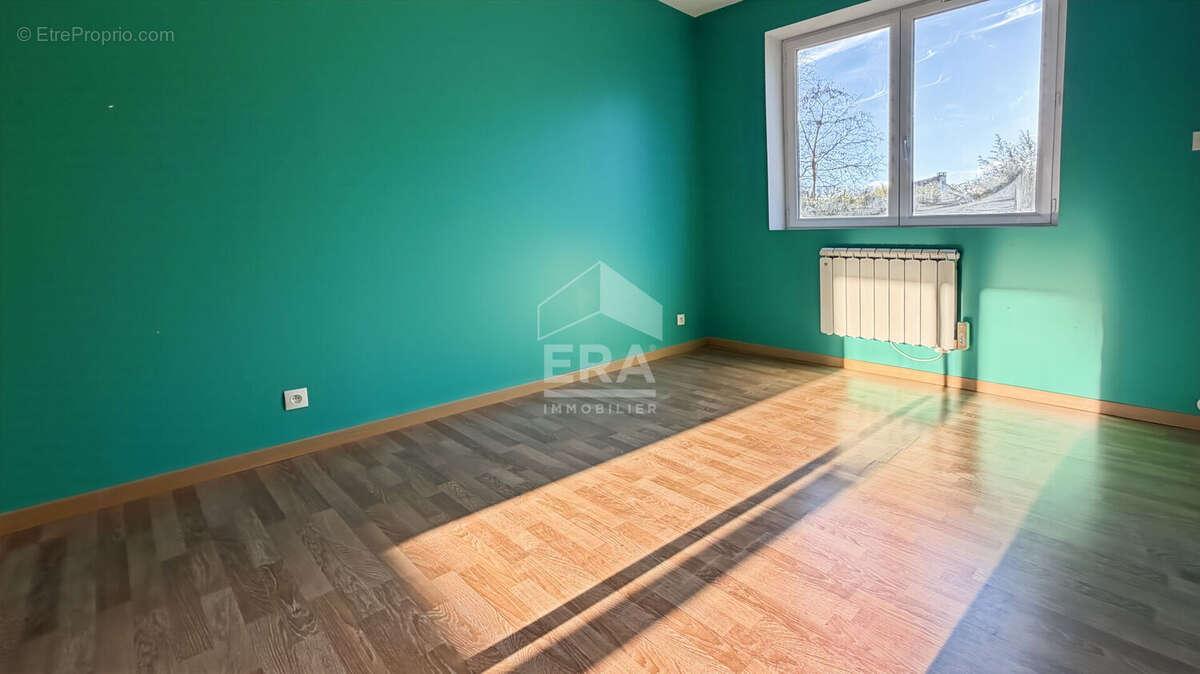 Appartement à SAINT-FARGEAU-PONTHIERRY