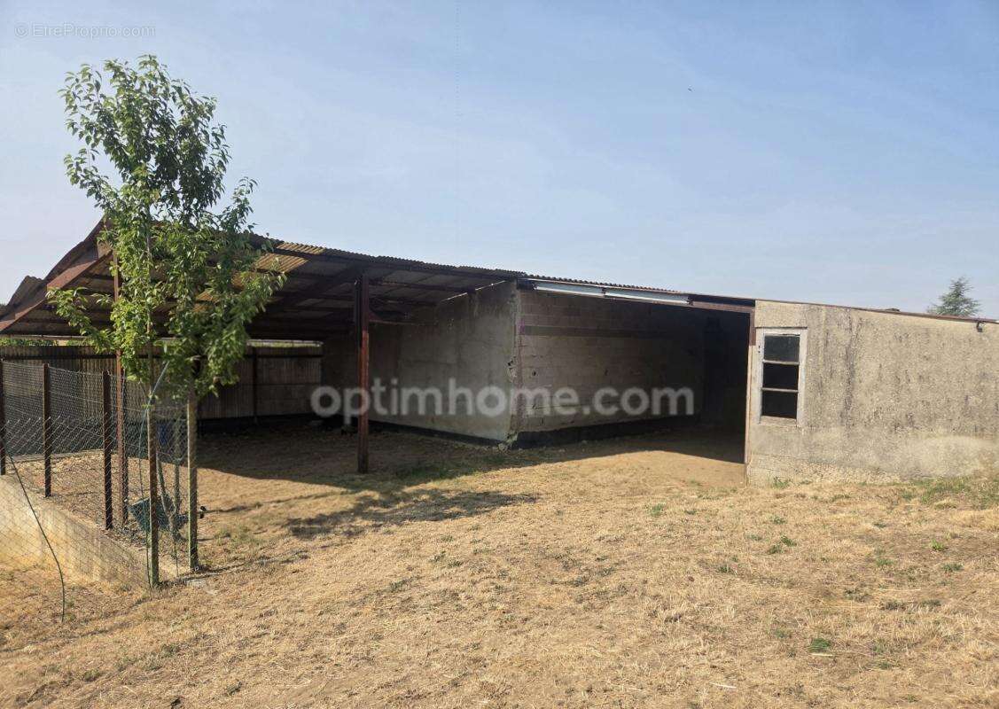A VENDRE en EXCLUSIVITE maison de famille 5 chambres, 35 ares de terrain et petit hangar - photo 17