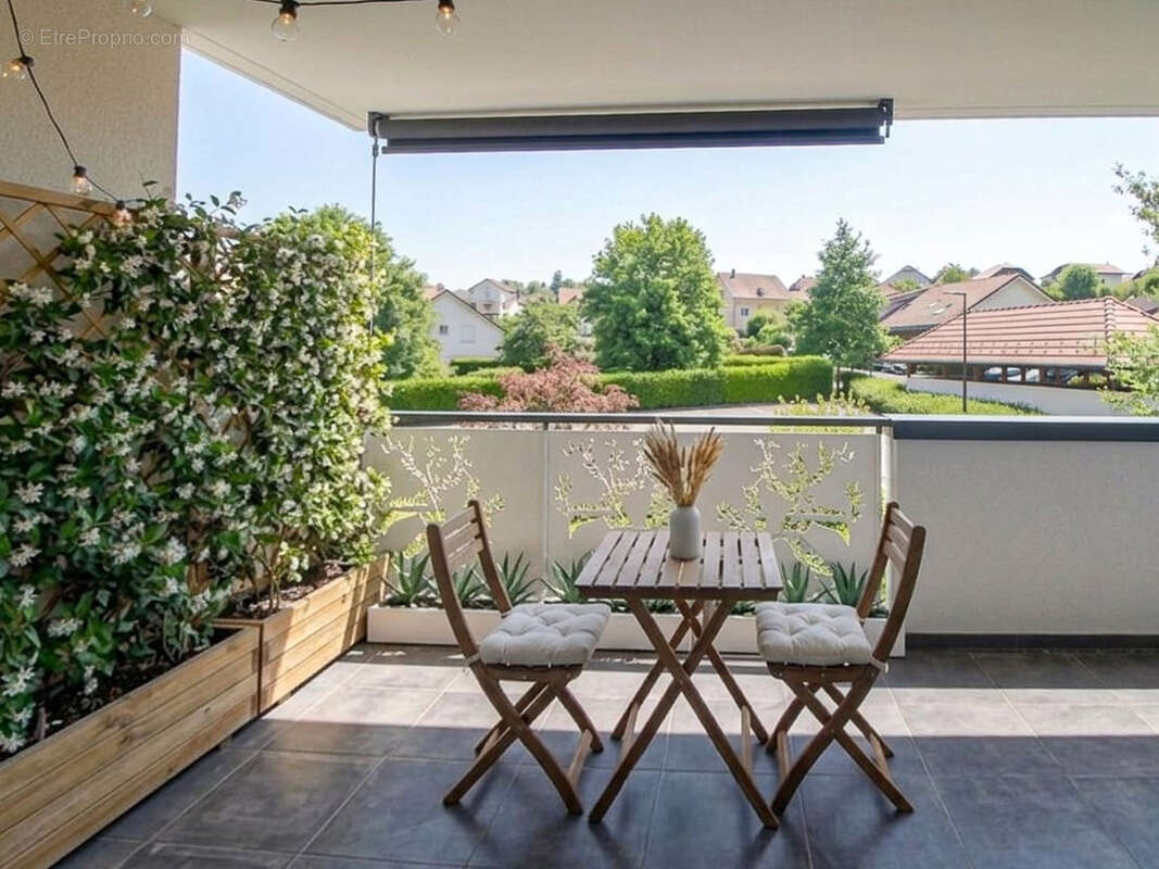 Appartement à POISY