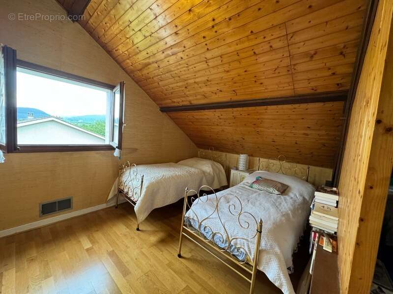 Maison à LA ROCHE-VINEUSE