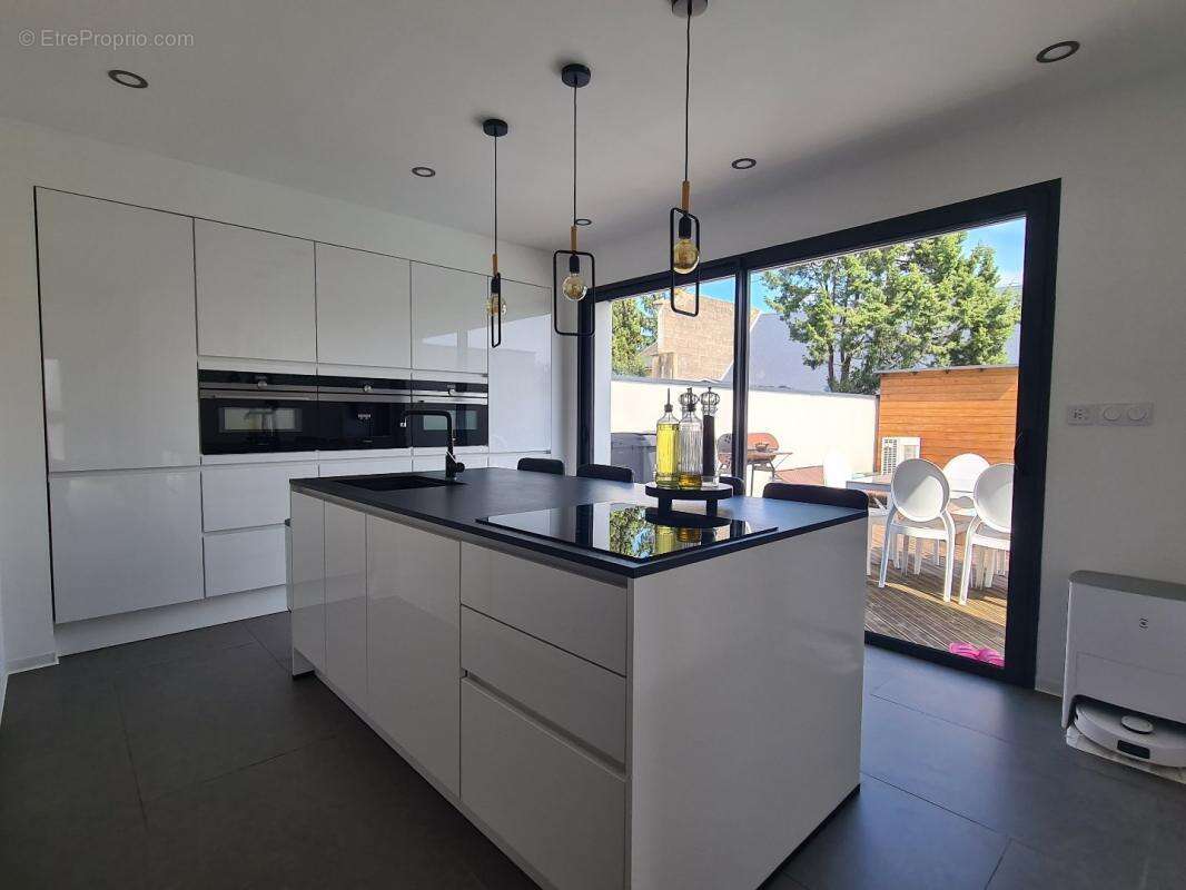 Maison à SAINT-BARTHELEMY-D&#039;ANJOU